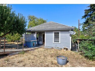 815 E 16th Place, the Dalles, OR 97058