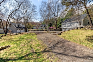 138 Mediterranean Ln, Norwich, CT 06360