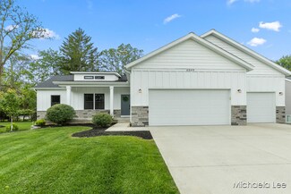 6069 Coventry Woods Dr NE, Belmont, MI 49306