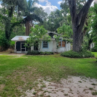 949 Lake St, Lake Hamilton, FL 33851