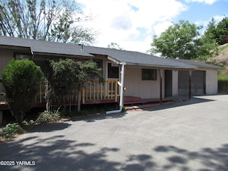 8108 Poplar View Way, Yakima, WA 98908