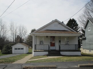 739 Crystal St, Peckville, PA 18452