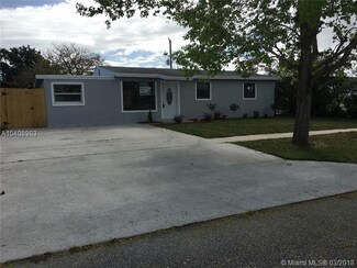 9228 Bloomfield Dr, Palm Beach Gardens, FL 33410