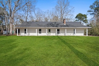 28 Old Barn Rd, Laurel, MS 39443