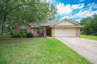 611 Tracy St, Greenville, TX 75402