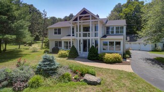 989 Shore Rd, Cape Elizabeth, ME 04107