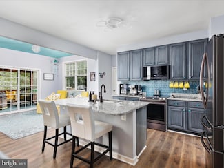 112 Country Club Dr, Cross Junction, VA 22625