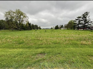 - Regnier Rd, Hebron Township, IL 60034