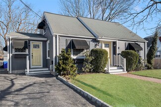 38 Brae St, North Providence, RI 02911