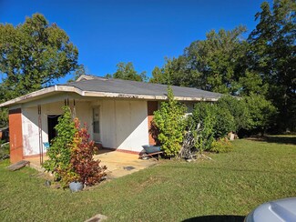 1123 Mcardle Rd, Kinsey, AL 36303