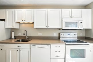 168 Laurelwood Dr Unit 168, Hopedale, MA 01747