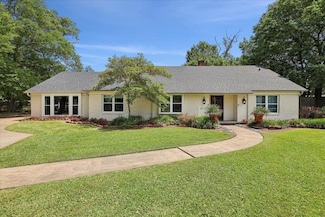5715 Glasgow Ln, Beaumont, TX 77706