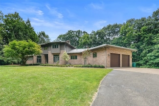 5926 Grubb Rd, Erie, PA 16506