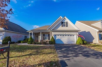 42 Edinburgh Dr, Easton, PA 18045