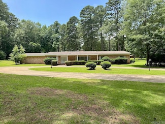 2500 N Forest Lawn Dr, El Dorado, AR 71730