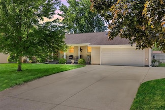 605 E 2nd St, Tipton, IA 52772