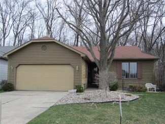 1726 Woodland Dr, Elkhart, IN 46514