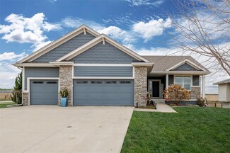 1805 SE Waters Edge Dr, Waukee, IA 50263