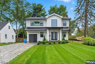 48 Windsor Rd, Tenafly, NJ 07670