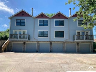 2901 University Dr Unit E, Lawrence, KS 66049