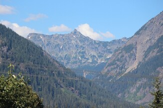 136 Snoqualmie Dr, Snoqualmie Pass, WA 98068