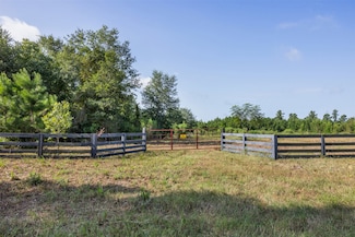 109 Old Sign Rd, Midway, TX 75852