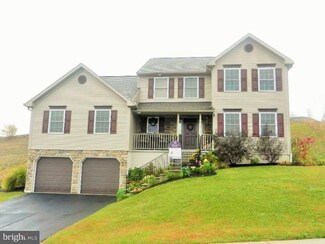 10 Ridge Vista Dr, Pine Grove, PA 17963