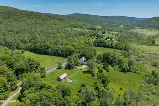 28 Main Rd, Lee, MA 01238