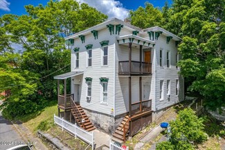 23 Charles St, Amsterdam, NY 12010
