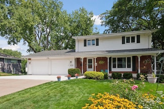 1624 Saint Croix Cir, Golden Valley, MN 55422