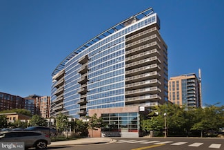 2001 15th St N Unit 822, Arlington, VA 22201