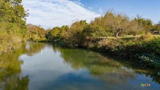 100 Arlene Ln, Martindale, TX 78655