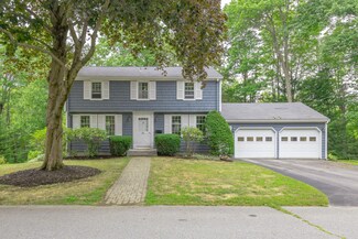 21 Maple Ln, Cape Elizabeth, ME 04107