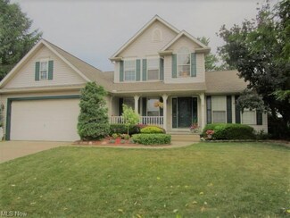 2116 Oxford Ct, Akron, OH 44319