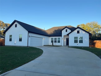 1909 Willowcrest Loop, Denton, TX 76205