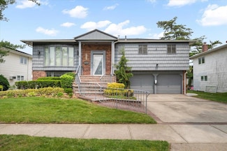 740 Eagle Dr, Valley Stream, NY 11581
