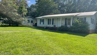 723 Wilson St, Forest, MS 39074