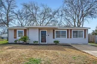 1704 E Mitchell St, Arlington, TX 76010