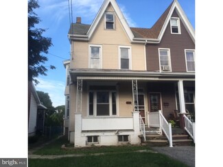 116 S Center St, Frackville, PA 17931