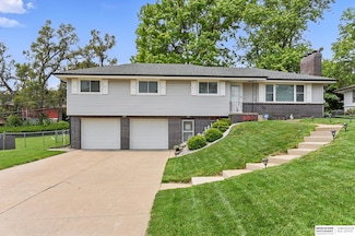 1816 N 92nd St, Omaha, NE 68114