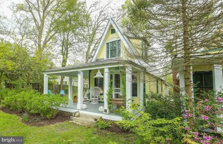 15 Circle Cir, Washington Grove, MD 20880