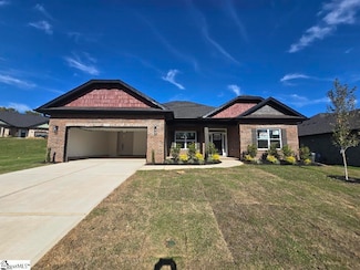 201 Rolling Waters Dr, Mauldin, SC 29605