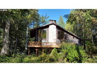 72930 E Village Loop Rd, Rhododendron, OR 97049
