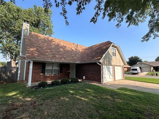813 Jupiter Rd, Edmond, OK 73003
