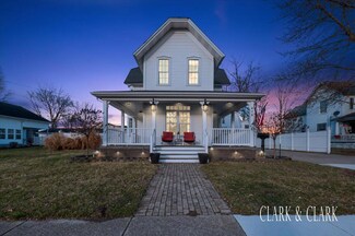 414 N Monroe St, Lowell, MI 49331