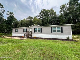 9102 Central Blvd SE, Winnabow, NC 28479