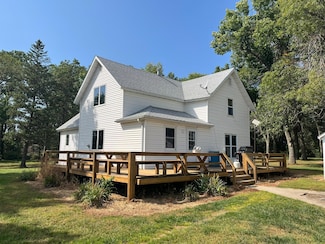21488 800th Ave, Renville, MN 56284