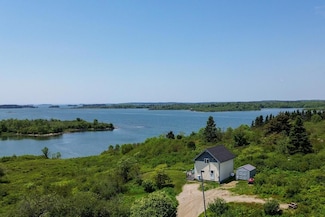 33 Rockwell Rd SE, Jonesport, ME 04649