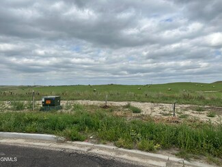 4741 Obsidian Ct NW, Mandan, ND 58554