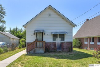 2004 N 34th St, Omaha, NE 68111
